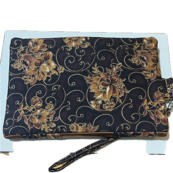 Elegant Floral Clutch with Jewel Accent - Picture 4 of 5
